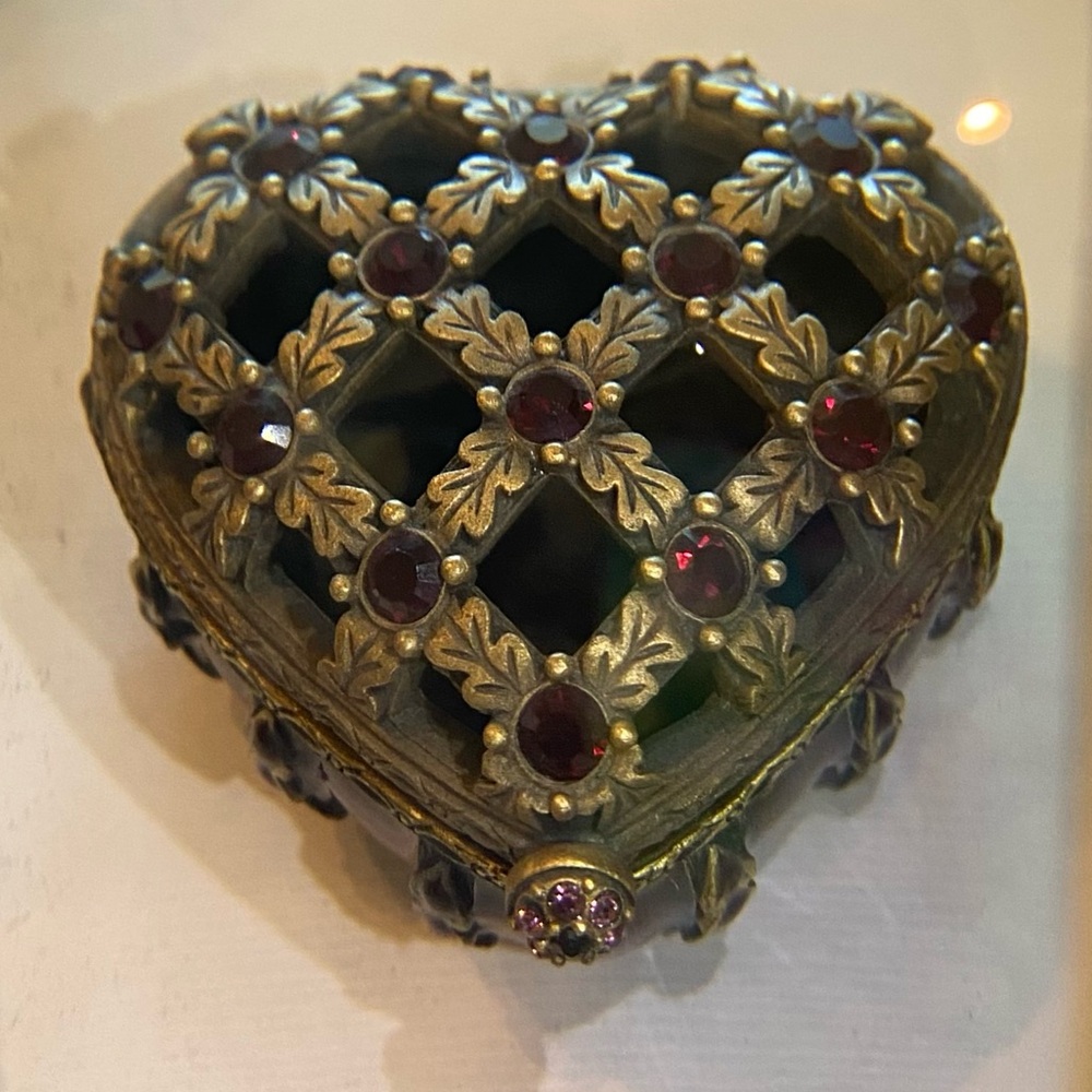 Vintage Jay Strongwater lattice heart enamel box. Garnet colored crystals.